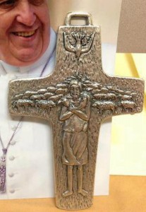 cruz-del-buen-pastor-en-alpaca-italianas-papa-francisco-285-MLA4674678278_072013-F